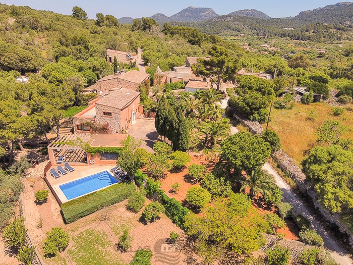 Holiday country house with pool for rent. Majorca