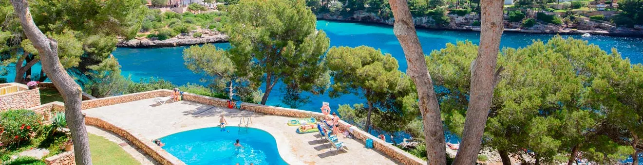Seafront holiday apartments in Majorca to rent 
